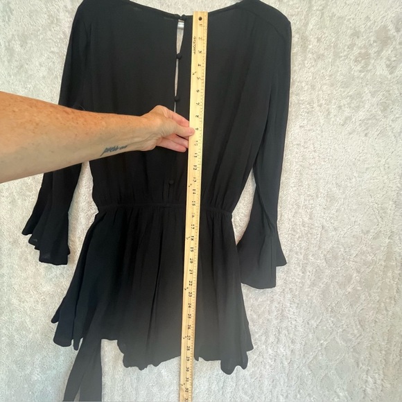 ShowPo Black Rayon Shorts Romper Faux Wrap Jumpsuit Sz 4 - Picture 13 of 16